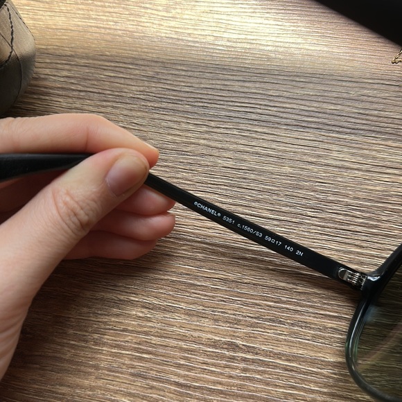 Chanel sunglasses - Picture 4 of 6